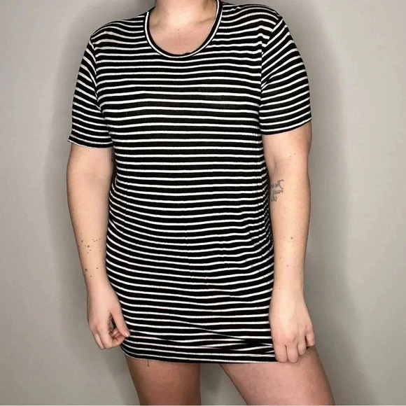 Brandy Melville Black and White Striped T Shirt Dress - Picture 2 of 3